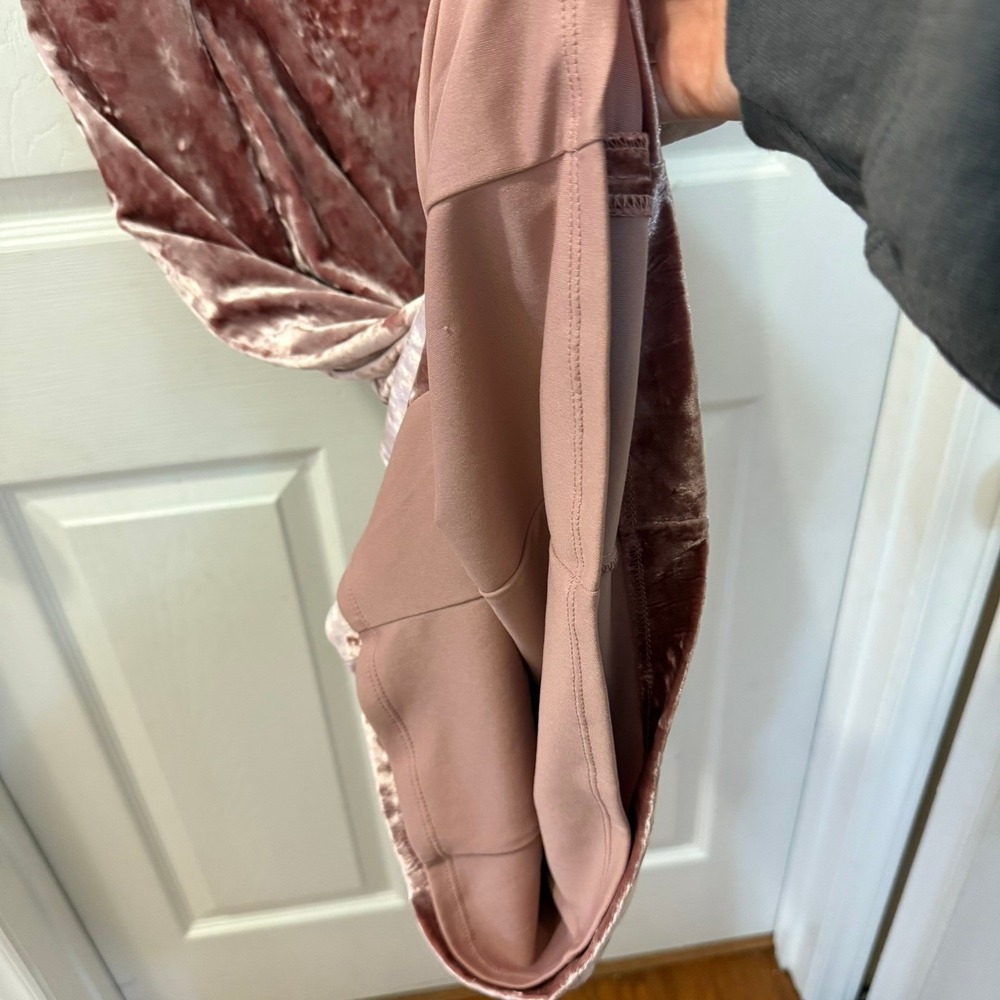 Maggy London Crushed Velvet Frosted Pink Sleeveless Cut-out fitted mini dress 8 - Picture 4 of 8